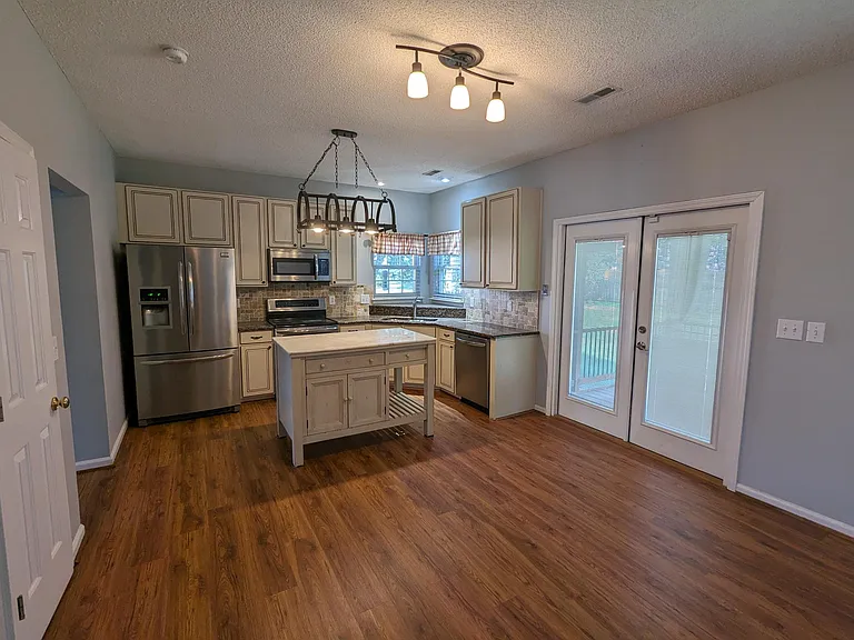 9 Colleton Ct — Photo 3