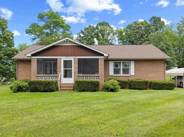 902 Augusta Farms Rd, Stuarts Draft, VA 24477