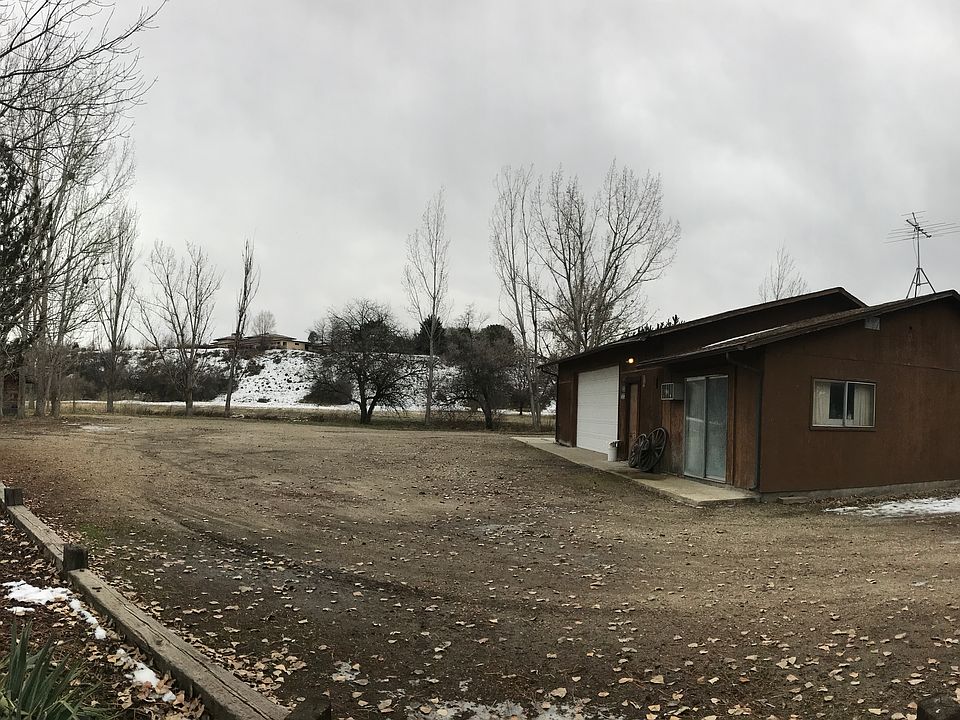 2nd image of 791 E Clear Creek Dr