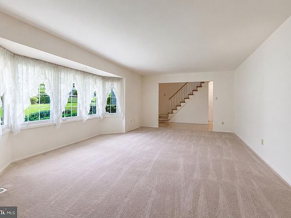 5th image of 8701 Oxwell Ln