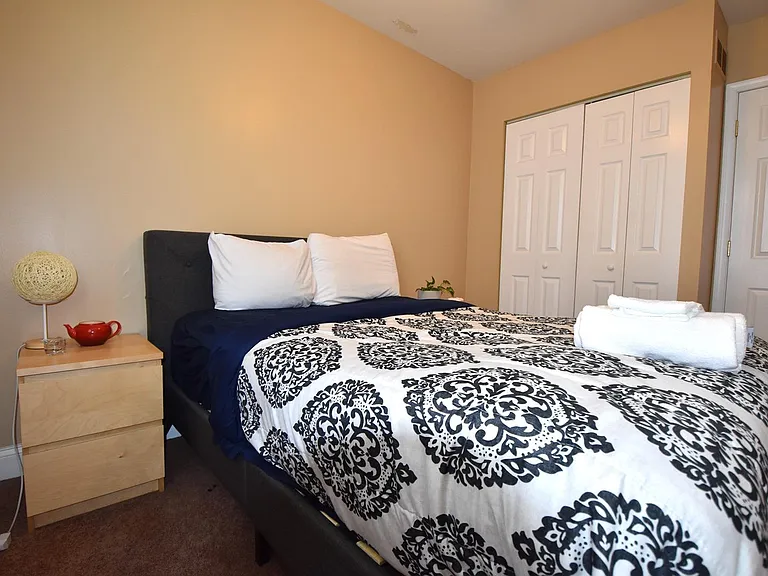8018 Chelwynde Ave — Photo 34