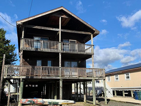 3rd image of 49 Flax Isle Dr