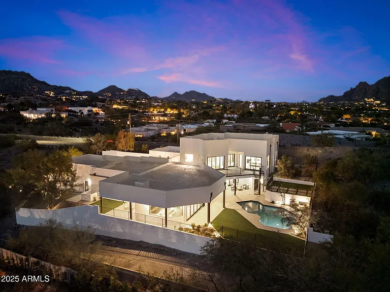 3135 E Palo Verde Dr — Photo 49