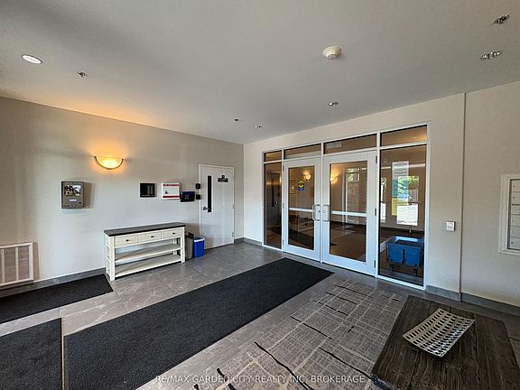4th image of 529 S Pelham Rd #304
