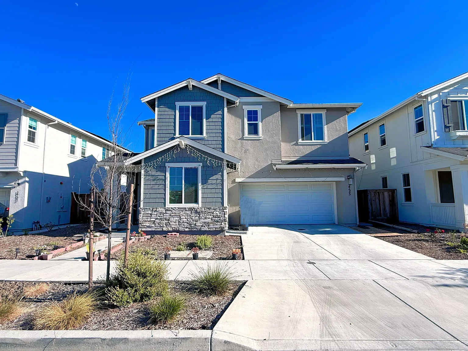 4 bed, 2192 sqft, $1,200 — Photo 2
