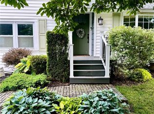 22 Burr Ave, New York Mills, NY 13417