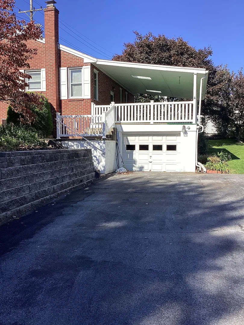 House on Third Street in Waynesboro — Photo 4