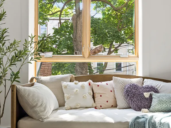 1198 Jefferson Avenue image 11 of 17