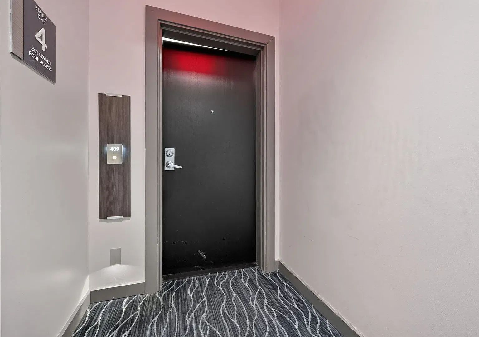 Charming 1 Bed in Adams Morgan | Cool Rooftop, Garage Parking Available! — Photo 4