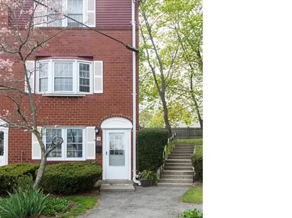 59 Savin Park, West Haven, CT 06516