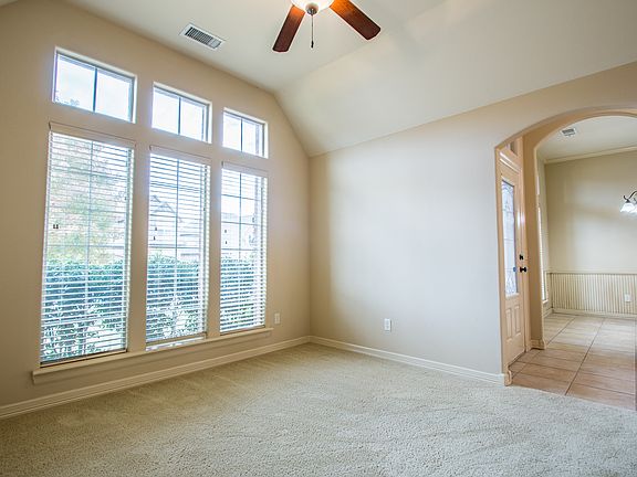 4th image of 12 NE Dawn Hills Dr