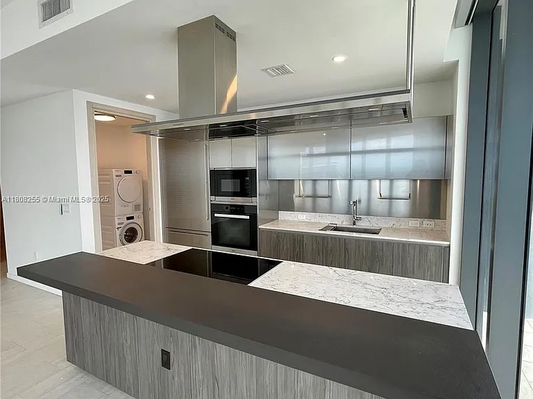 1000 Brickell Plz #Penthouse 5501 — Photo 10