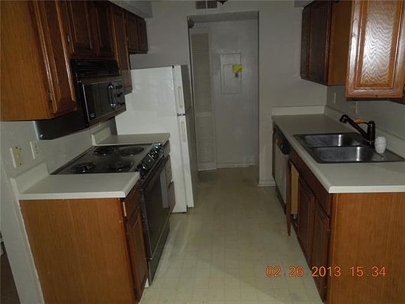 5th image of 11140 N Stratford Dr #621