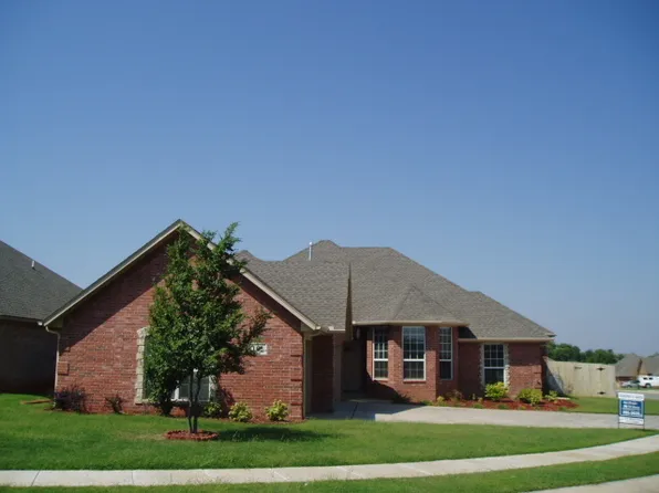 108 Stonebrook Way, Edmond, OK 73003