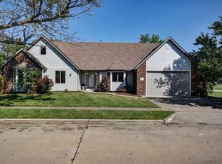 3111 W Tracy Ct, Springfield, MO 65807