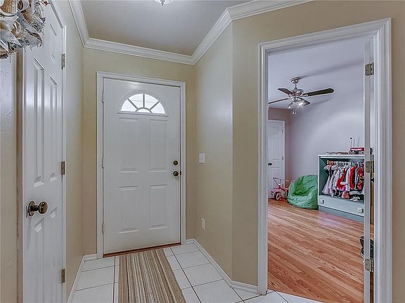 5th image of 3705 Windgate E