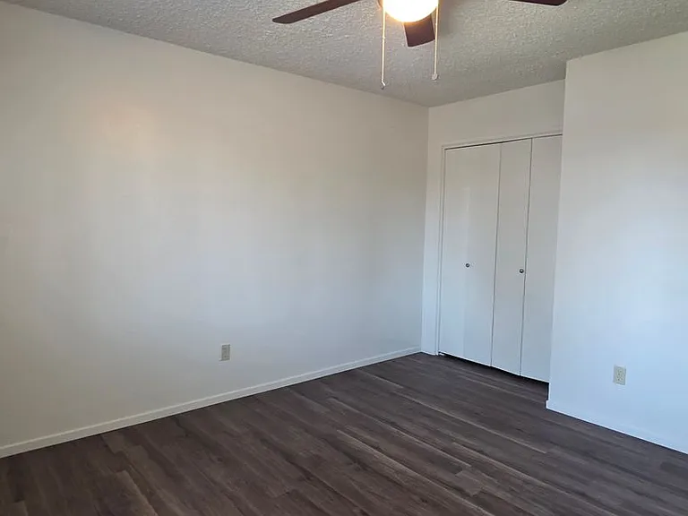 2500 Ashe Rd #B — Photo 11