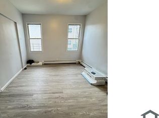 121 Brook St #2, Staten Island, NY 10301