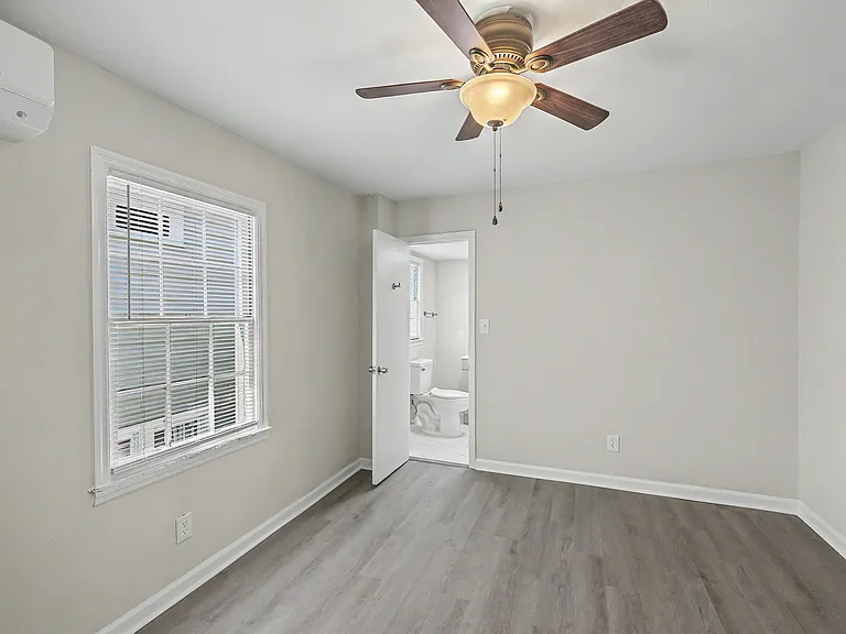 119 Drake St #D — Photo 14