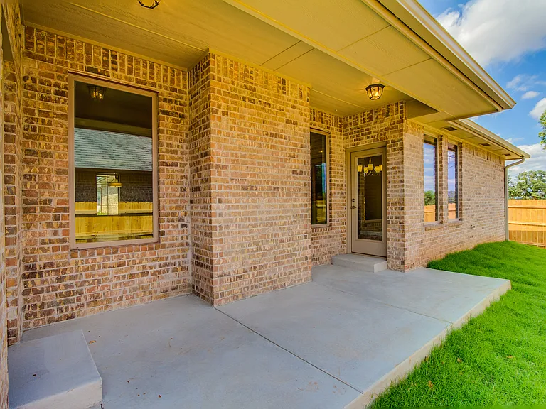 2700 Tranquilo Ln — Photo 35