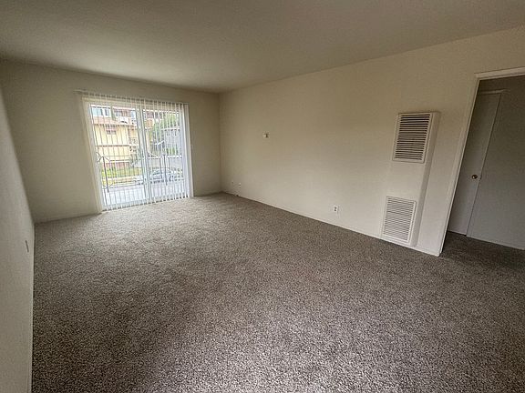 5th image of 815 Opal Dr APT 4
