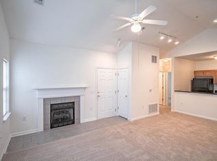 6115 Chamberlain Pl APT 102, Winston Salem, NC 27103