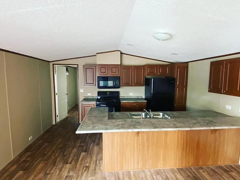195 Jones Acres Dr — Photo 2