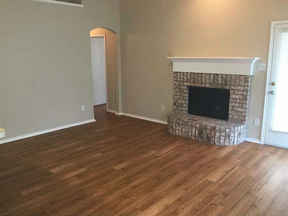 2nd image of 14125 Esperanza Dr