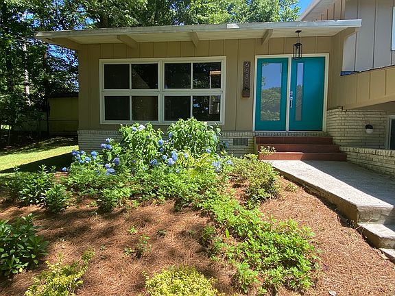 3rd image of 6686 Ridge Moore Dr