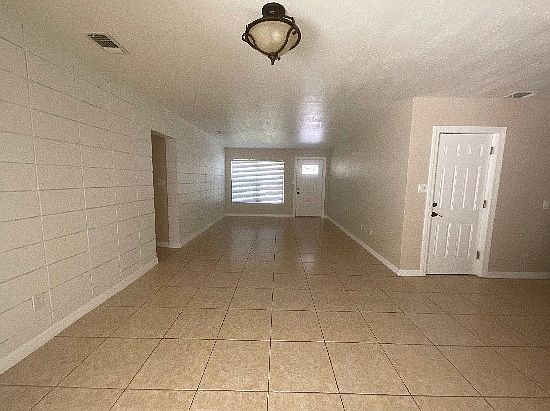 5th image of 1640 Orange Ave