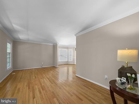 4th image of 700 Beacon Hill Ter