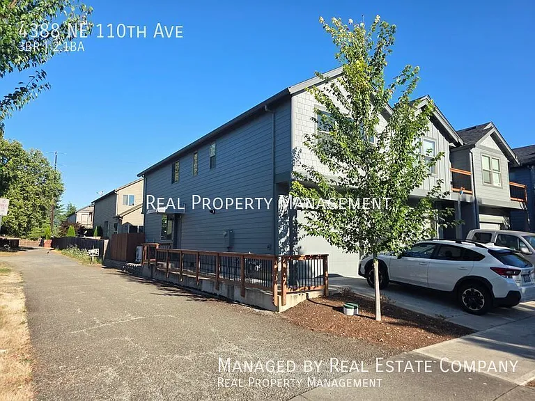 4388 NE 110th Ave — Photo 2