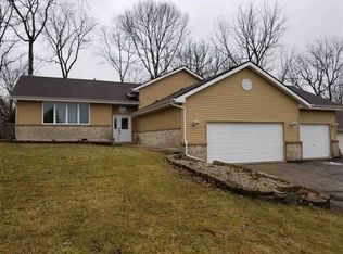 3869 Lookout Dr, Rockford, IL