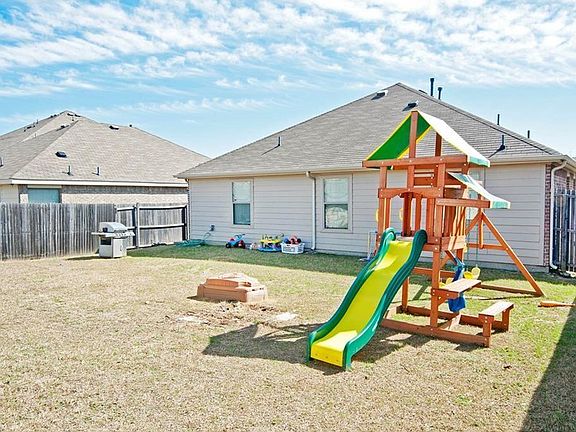 3rd image of 9516 Palm Valley Dr