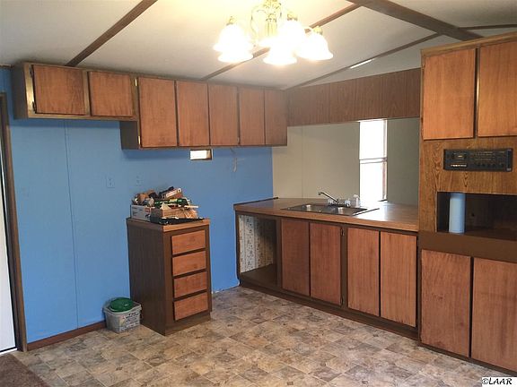 3rd image of 225 Lane Dr
