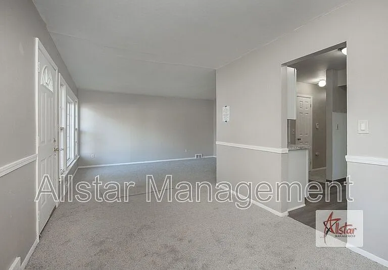 8958 Woodridge Ln — Photo 5