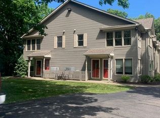4050 Woodlands Dr #4, Vermilion, OH 44089