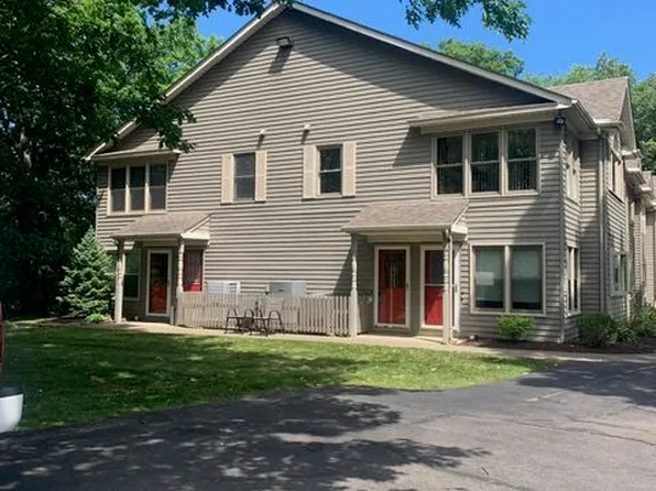 4050 Woodlands Dr #4, Vermilion, OH 44089