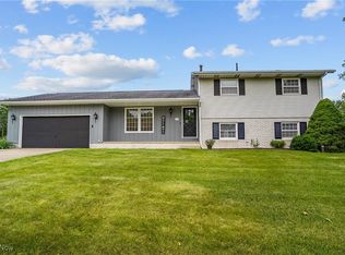 3262 Wright Rd NW, Uniontown, OH 44685