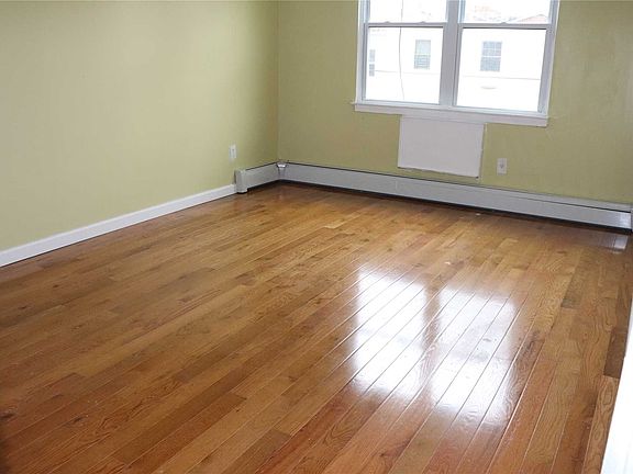 4th image of 15038 107th Ave