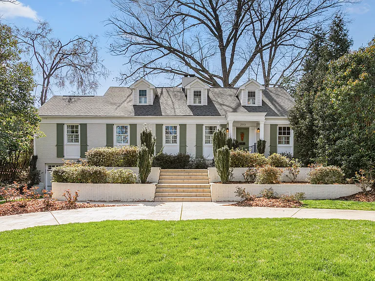 203 Elmwood Dr — Photo 1