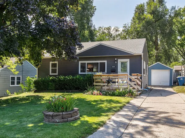 1520 60th St, Des Moines, IA 50311