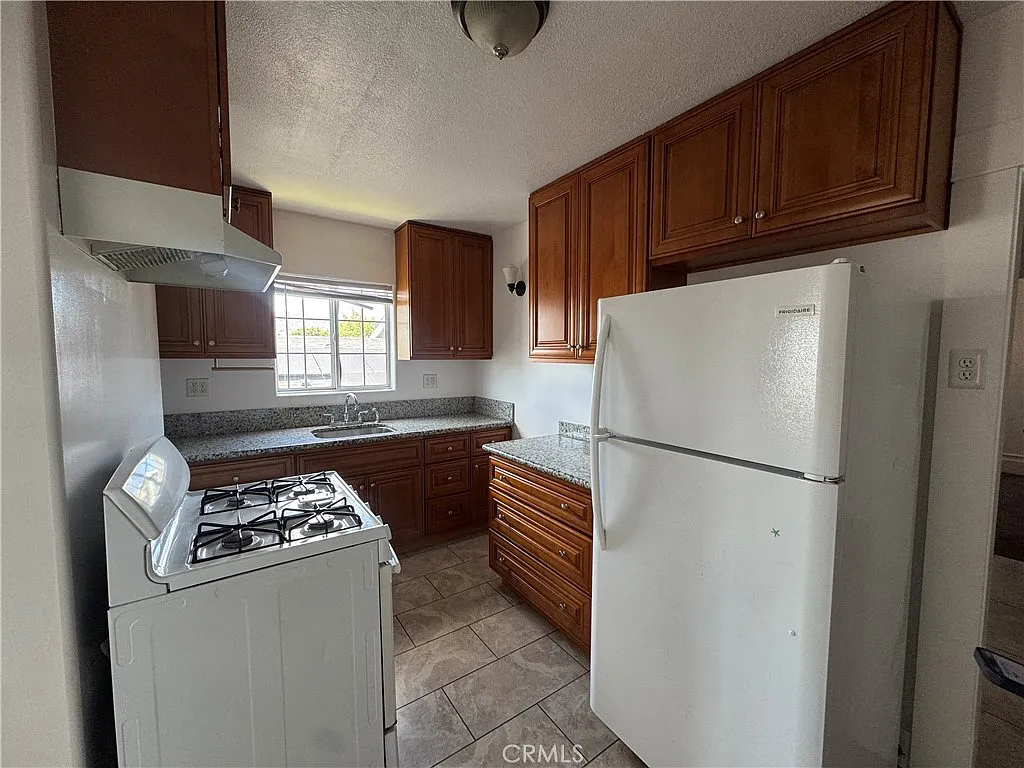 1 bed, 750 sqft, $1,995 — Photo 3