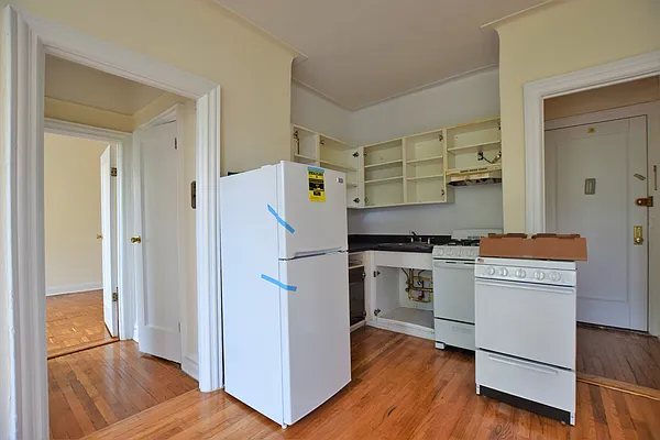 Rented by NYC Realty Brokers LLC | media 5