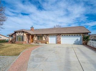 9345 Eaby Rd, Phelan, CA 92371