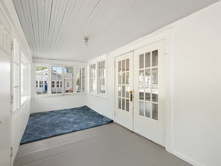 1112 Park Ave — Photo 3