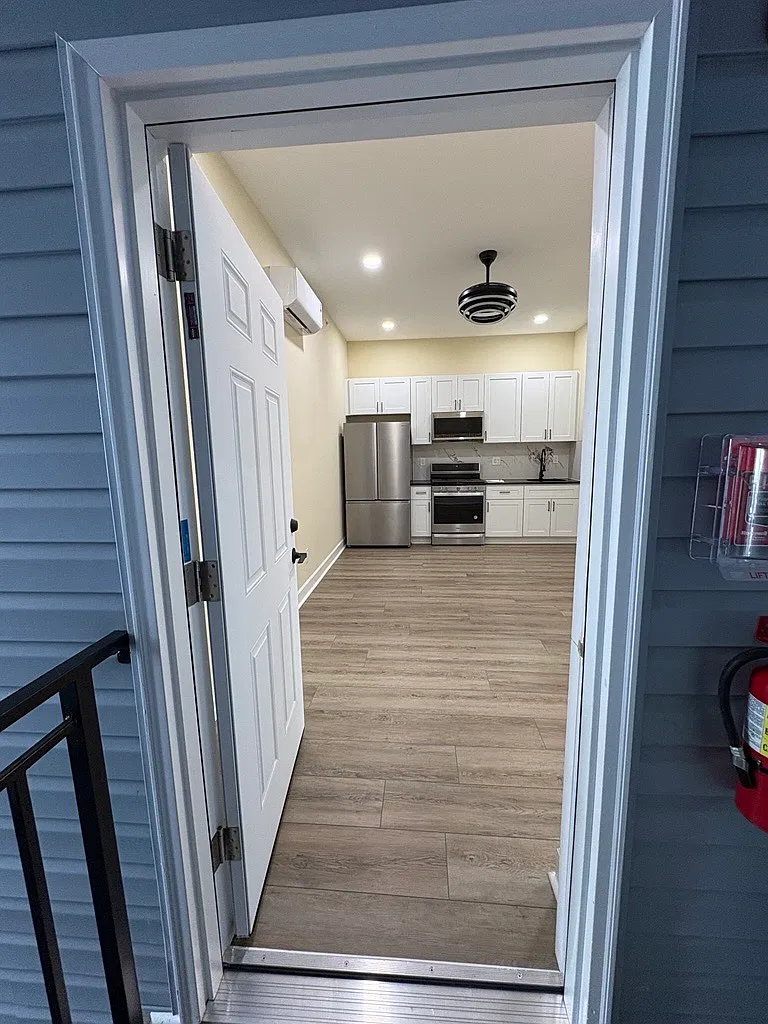 2 bed, $1,550 — Photo 1