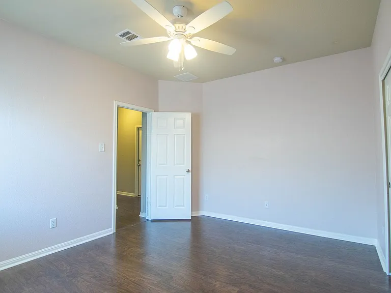 504 Comal Run — Photo 15