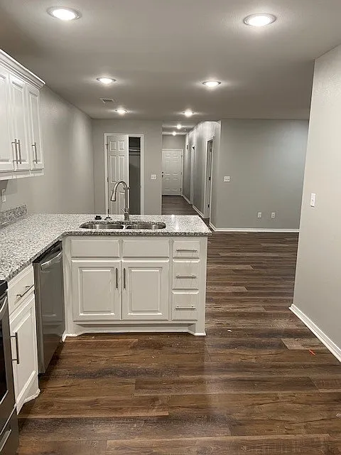2 bed, $800 — Photo 2