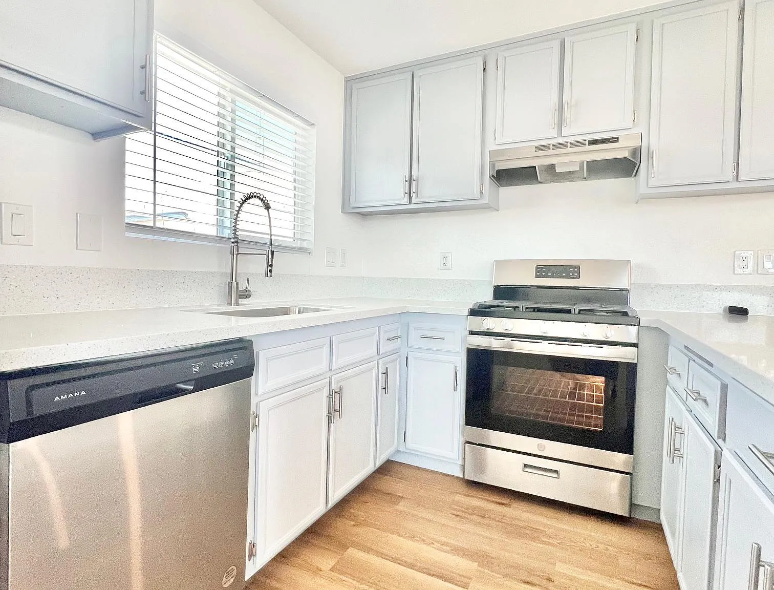 268 Ebony Ave — Photo 1